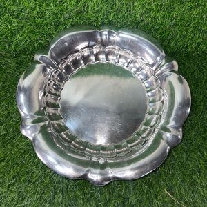 Gorham Antique Silver Plated #YC764 12" Round Scalloped Serving Bread Bowl